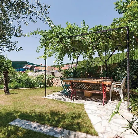 Three-bedroom In Apartman