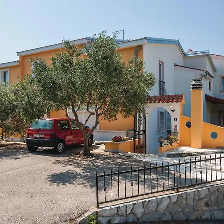 Three-bedroom In * Posedarje