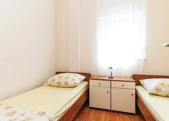 Apartman Three-bedroom In Posedarje