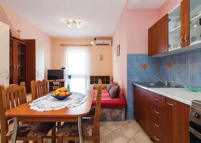 Three-bedroom In * Posedarje