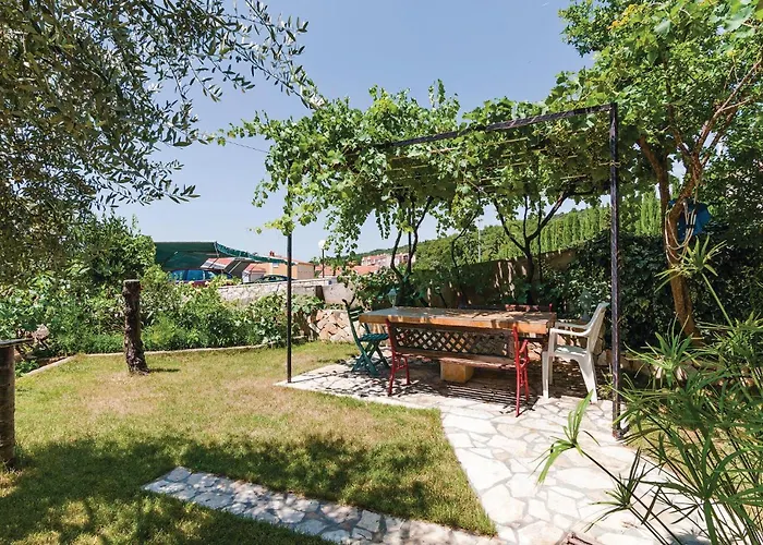 Three-bedroom In Apartman