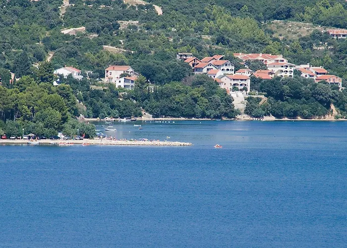 Three-bedroom In Apartman Posedarje