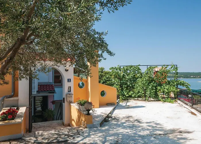 Three-bedroom In Apartman