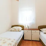 Three-bedroom In アパート *