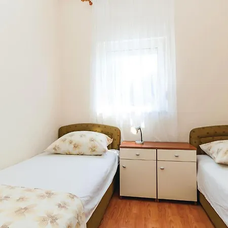Fantastico Appartamento A Posedarje Appartamento *
