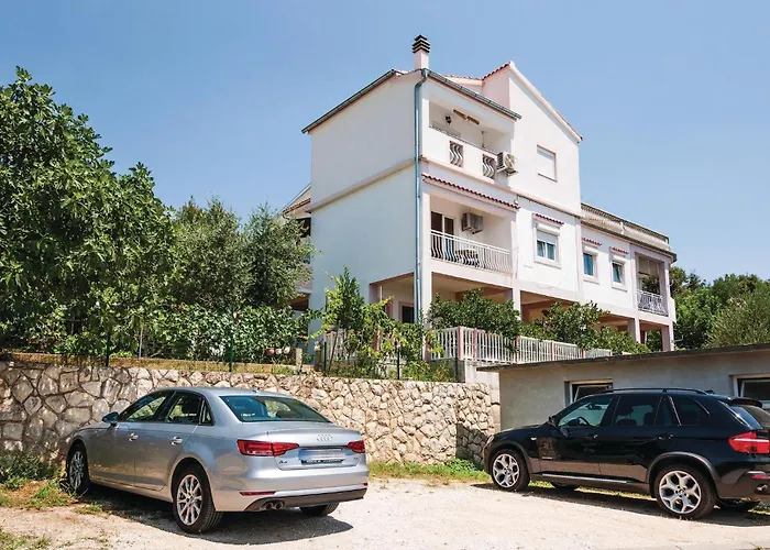 Three-bedroom In Поседарье