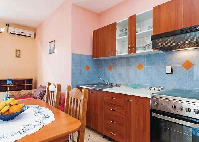 Three-bedroom In * Posedarje