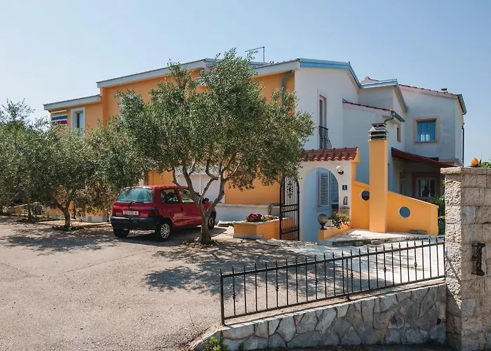 Three-bedroom In * Posedarje